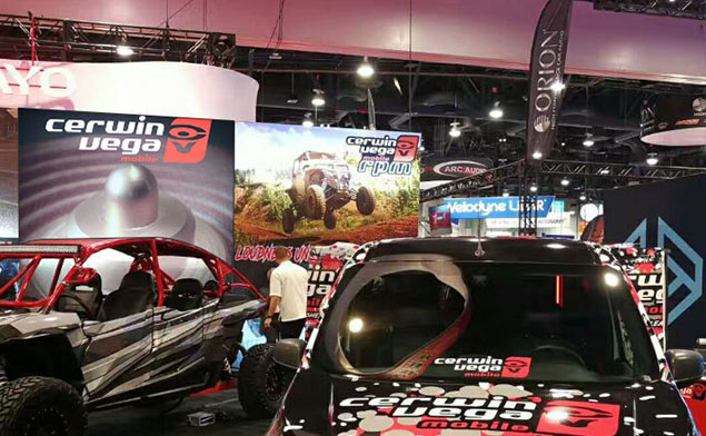 美國(guó)車(chē)展雙面卡布燈箱解決方案